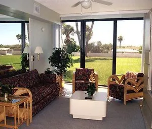 Hotel Beach Club, Treasure Island
